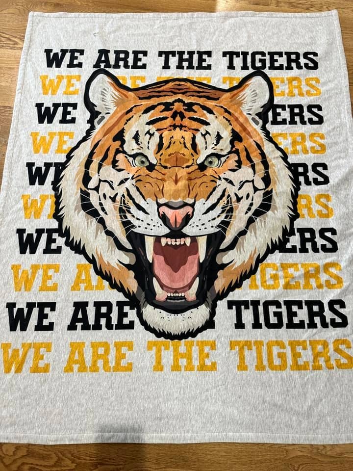 Team Due Custom Sweatshirt Blanket (BLANKET1055)